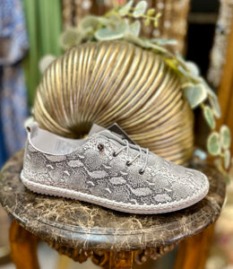 St Ives Lunar Leather Plimsole - Silver Patterned