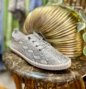 St Ives Lunar Leather Plimsole - Silver Patterned