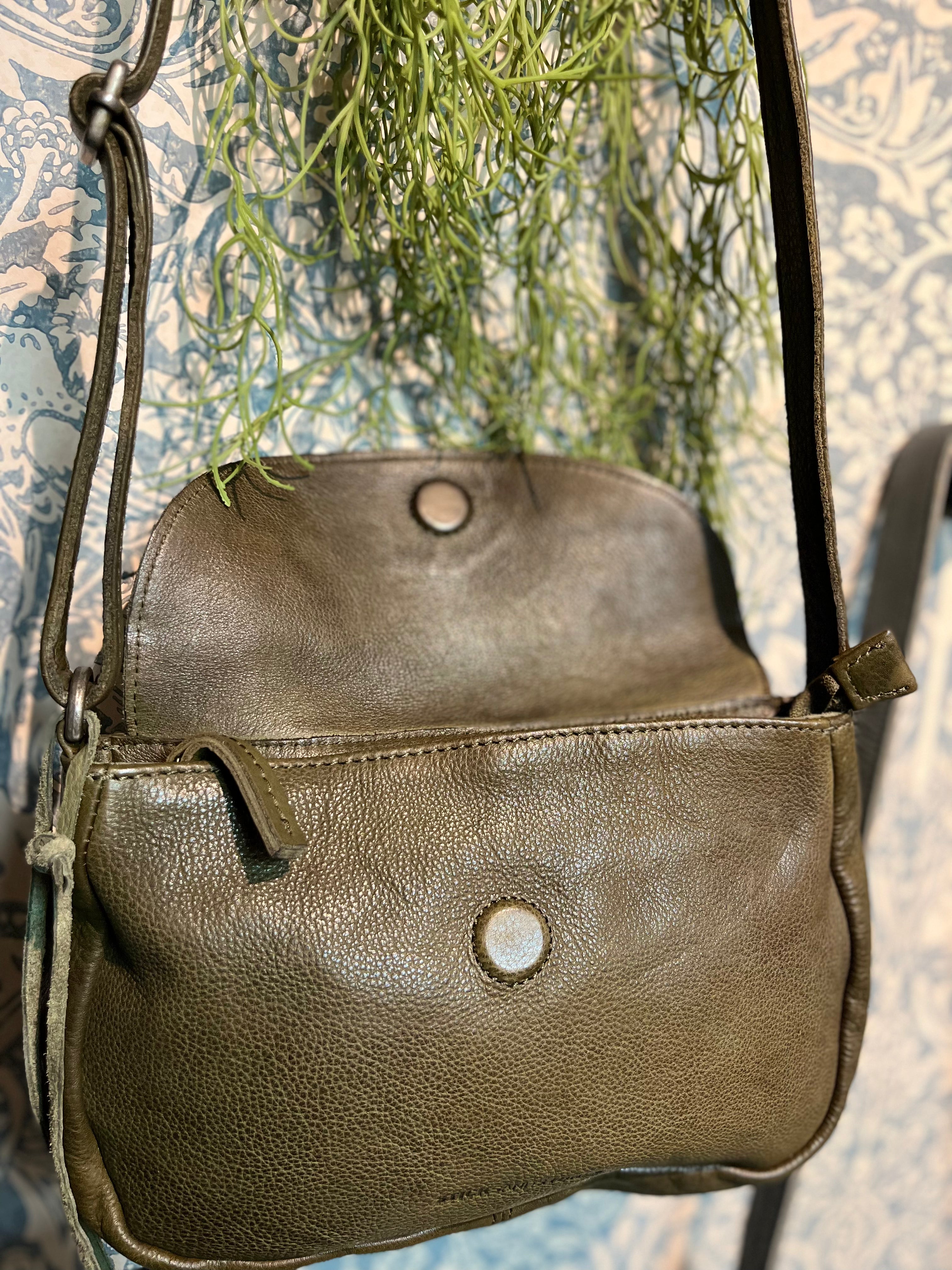 Sticks and Stones - Veneto Bag