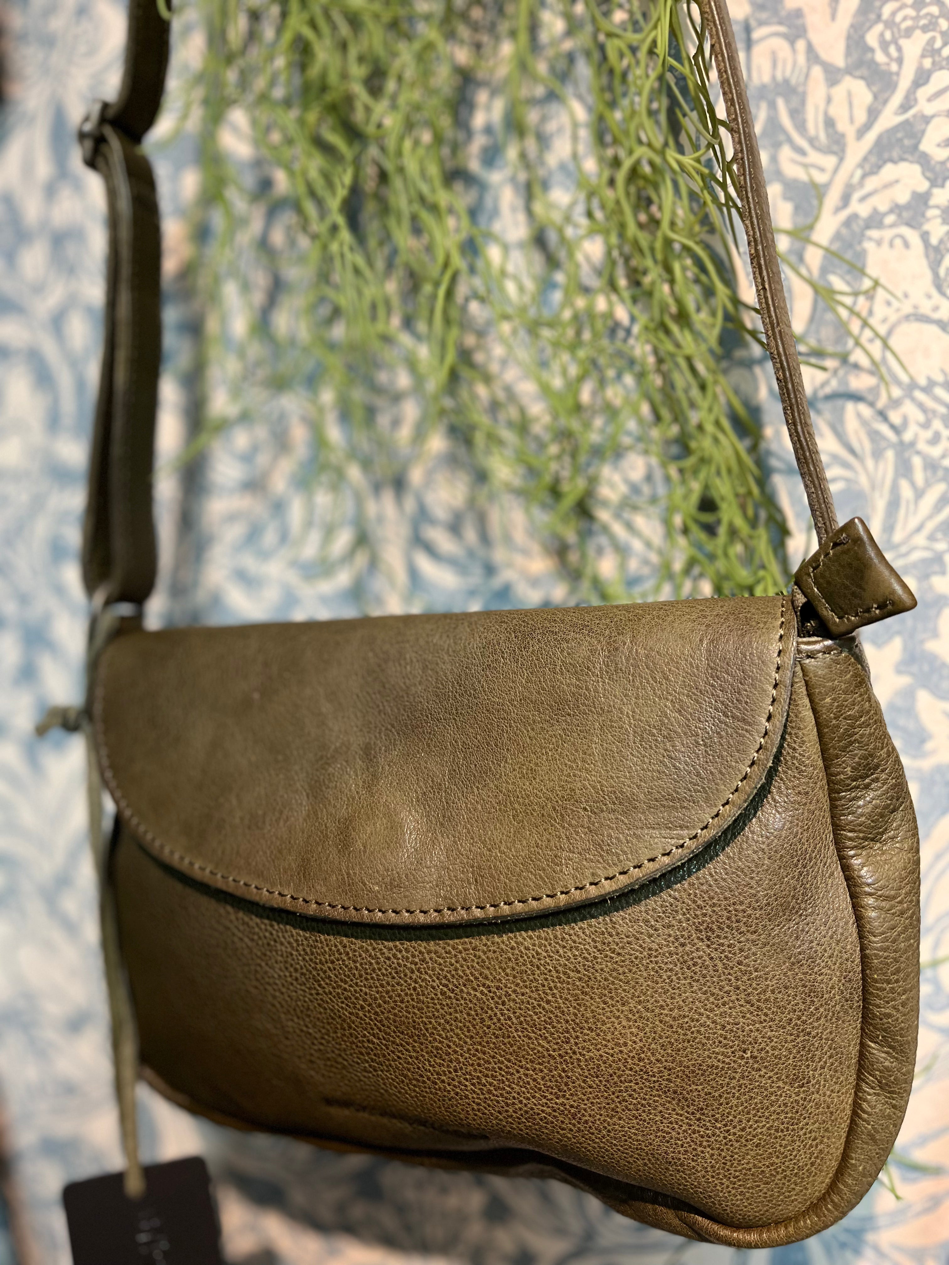 Sticks and Stones - Veneto Bag